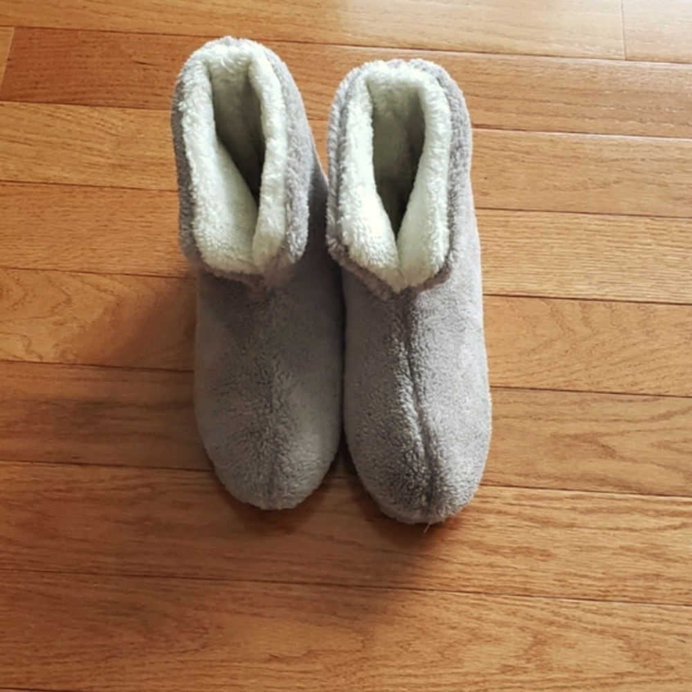 NWT Gray Indoor/Outdoor Slipper Boots